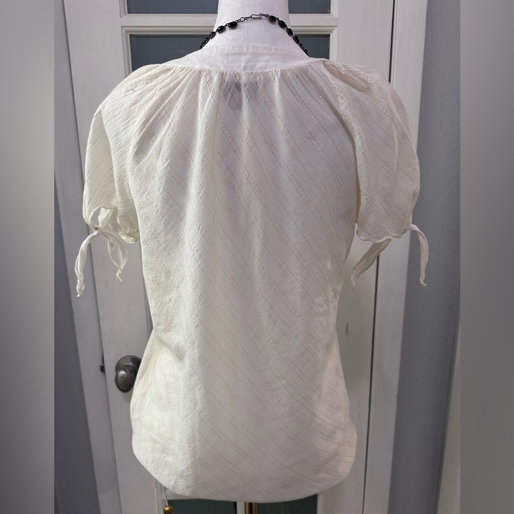 Ella Moss Ivory & Metallic Gold Pinstripe V-Neck Short Sleeve Tie Waist Blouse S - Picture 3 of 9